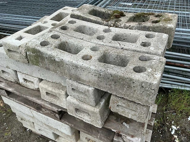 Bouwhek met betonnen blok (30x) - afbeelding 7 van  7