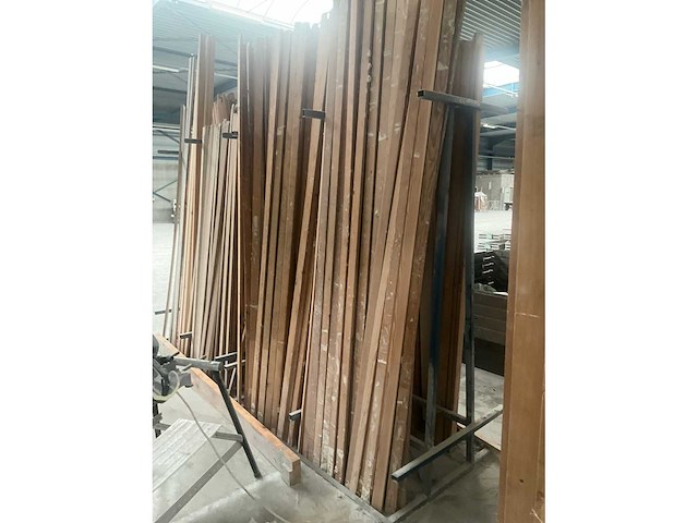 Bouwhout en 2x metalen bok - afbeelding 6 van  8