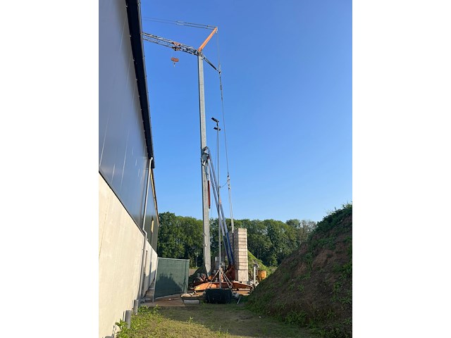 Bouwkraan arcomet a28h 28m 2006 - afbeelding 1 van  1