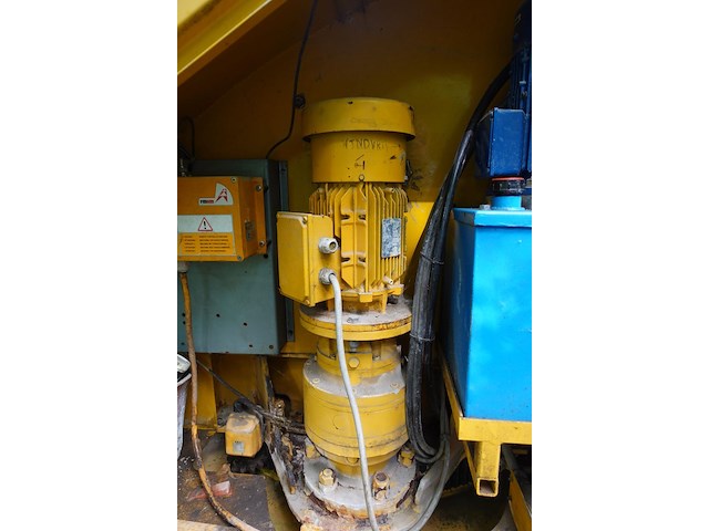 Bouwkraan fm gru + contragegewichten - afbeelding 2 van  35