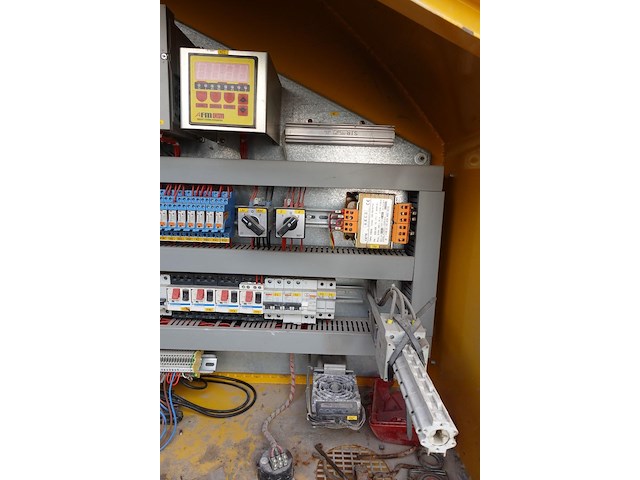 Bouwkraan fm gru + contragegewichten - afbeelding 6 van  35