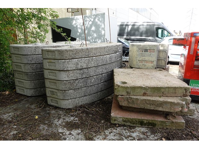 Bouwkraan fm gru + contragegewichten - afbeelding 13 van  35