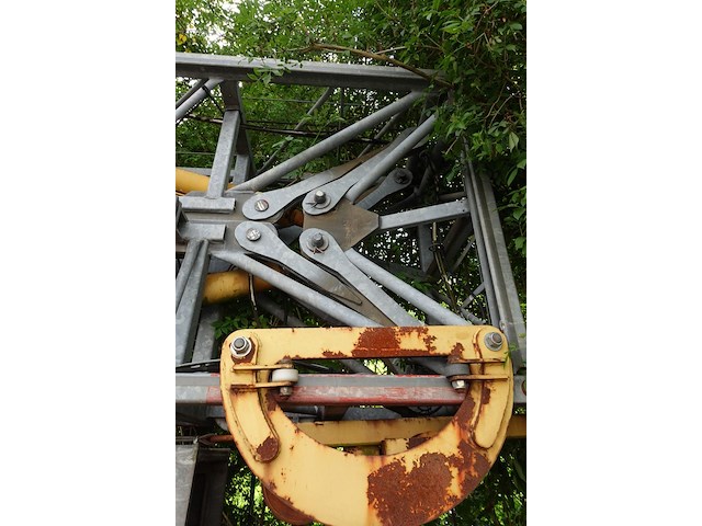 Bouwkraan fm gru + contragegewichten - afbeelding 16 van  35