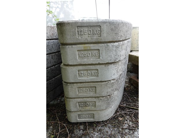 Bouwkraan fm gru + contragegewichten - afbeelding 17 van  35