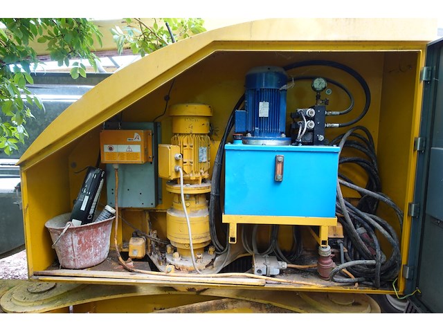 Bouwkraan fm gru + contragegewichten - afbeelding 35 van  35