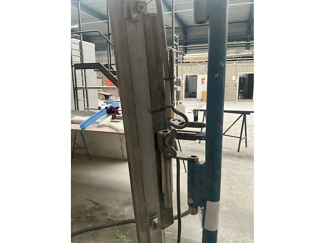 Bouwlamp op statief - afbeelding 4 van  6