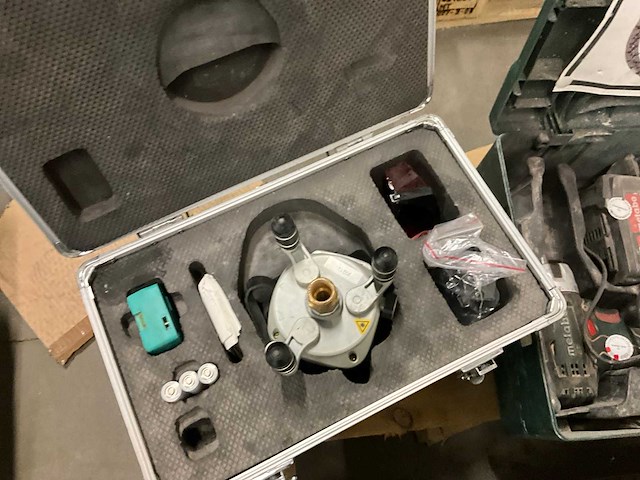 Bouwlaser, accu-slagmoersleutel en diversen - afbeelding 3 van  9