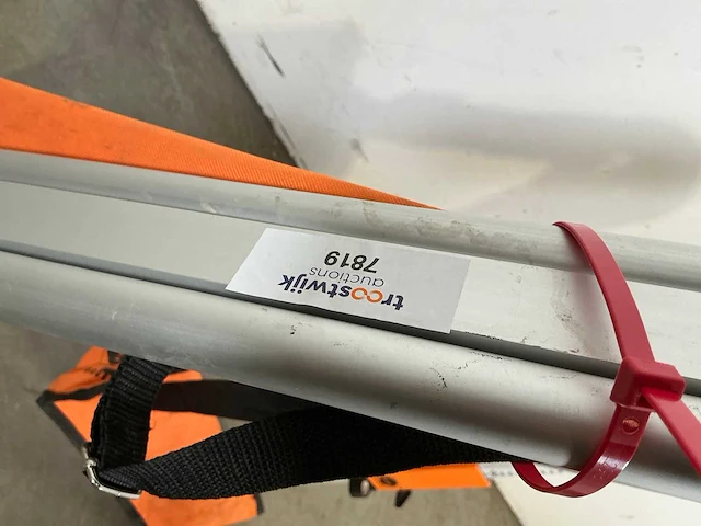 Bouwlaser statief met laserbaak - afbeelding 6 van  6
