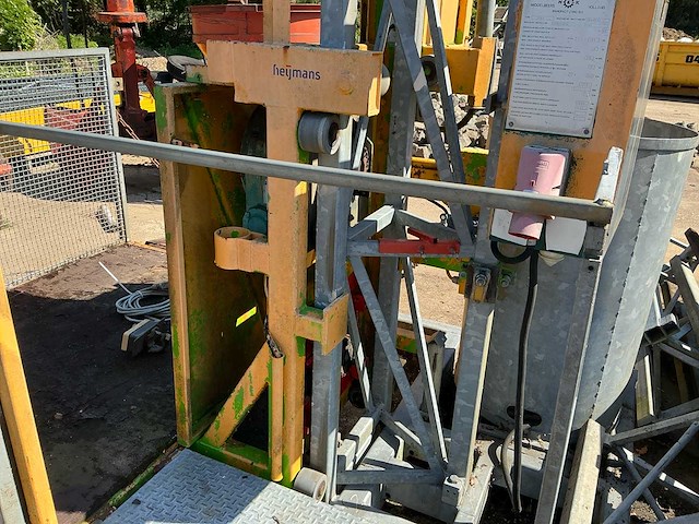 Bouwlift met stelling - afbeelding 5 van  5