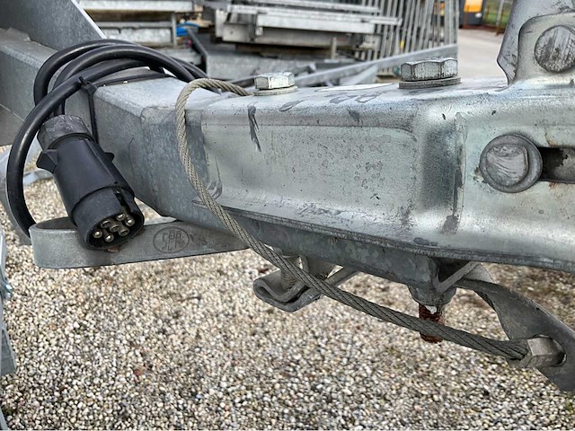 Bouwlift op aanhangwagen - afbeelding 10 van  15