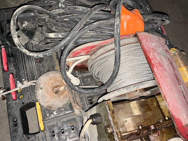 Bouwlift - afbeelding 3 van  3