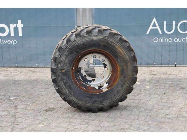 Bouwmachineband alliance cm-s 608 335/80 r18 ind op velg - afbeelding 1 van  1