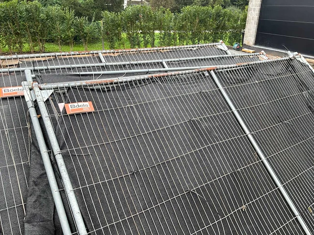 Bouwmaterialen / set van 6 barrières + 13 voetstukken - afbeelding 8 van  8
