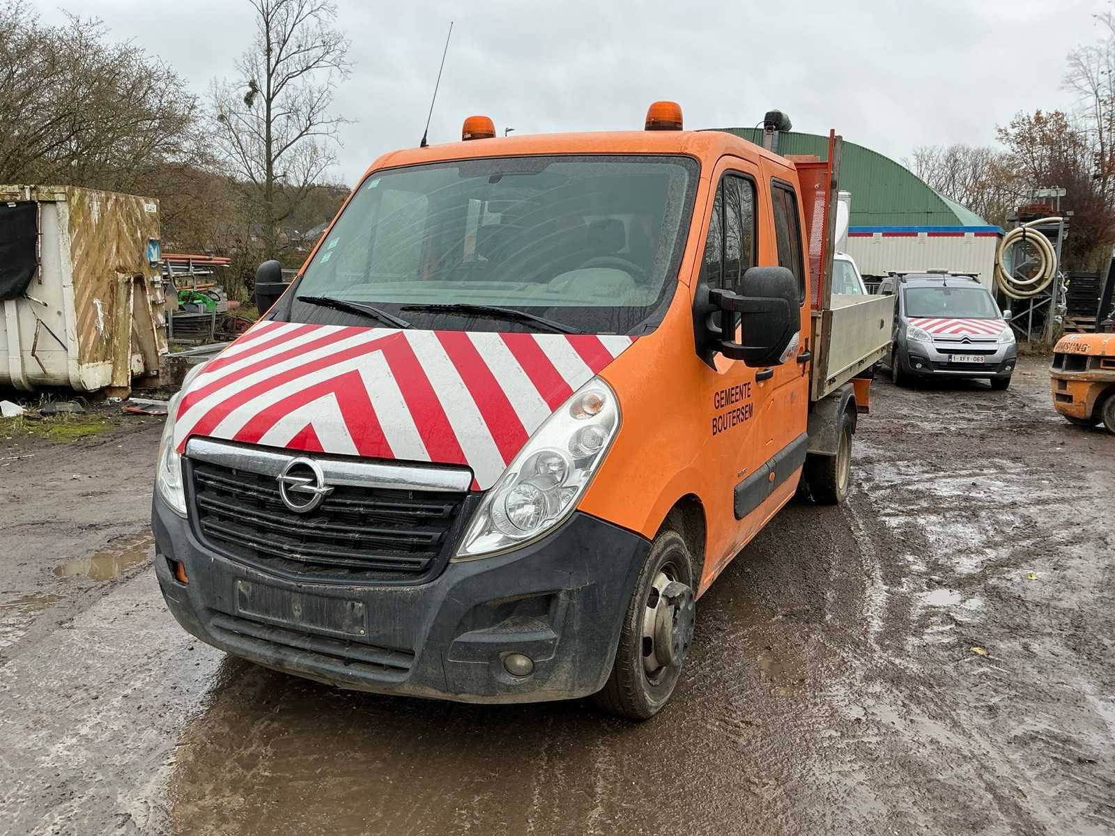 Bouwmaterialen, voertuigen en machines