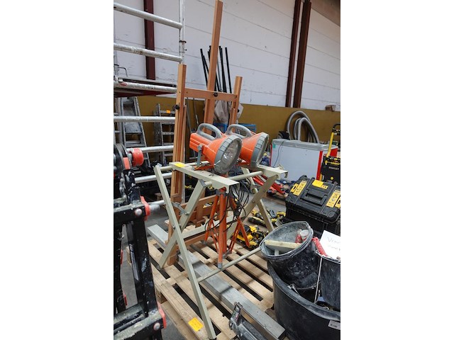 Bouwverlichting + statief - afbeelding 1 van  2