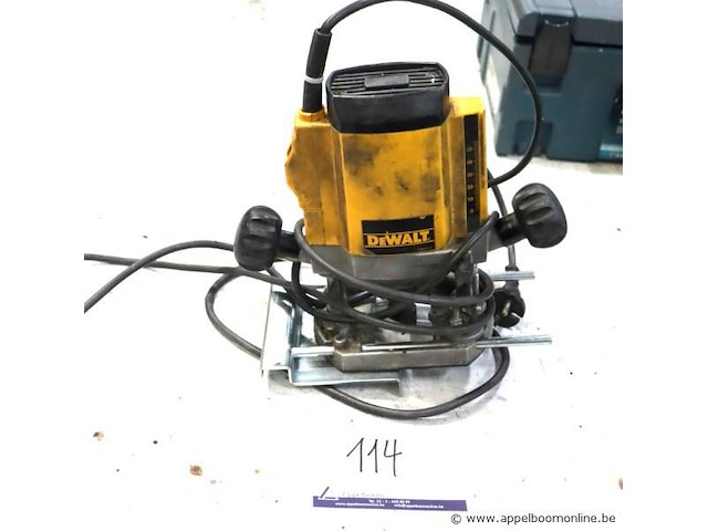 Bovenfrees dewalt dw614qs, 750w, werking niet gekend - afbeelding 1 van  2