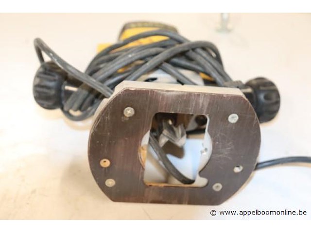 Bovenfrees dewalt dw615-qs, 1000w - afbeelding 3 van  3