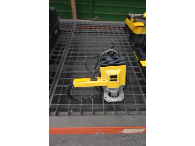 Bovenfrees dewalt - afbeelding 2 van  4