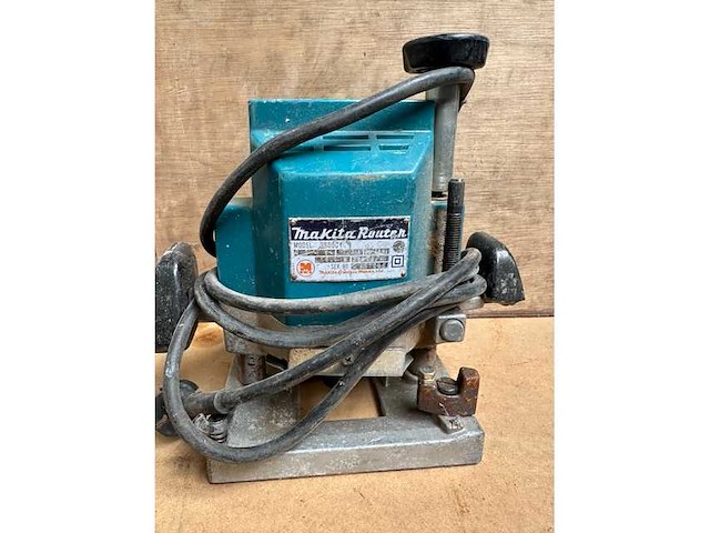 Bovenfrees machine makita router - various milling machine - afbeelding 1 van  2