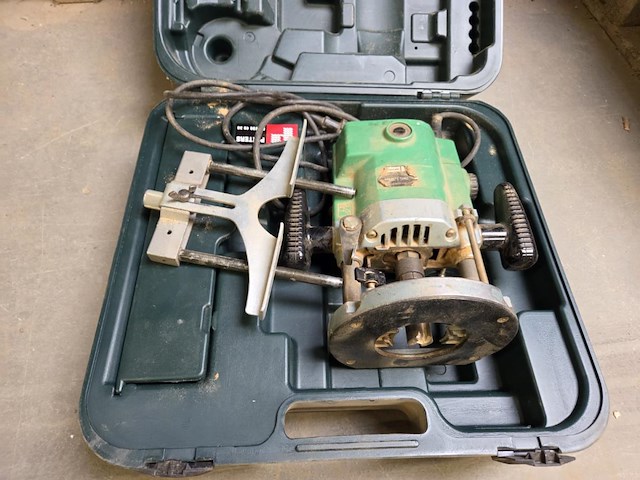 Bovenfreesmachine hitatchi - afbeelding 1 van  5