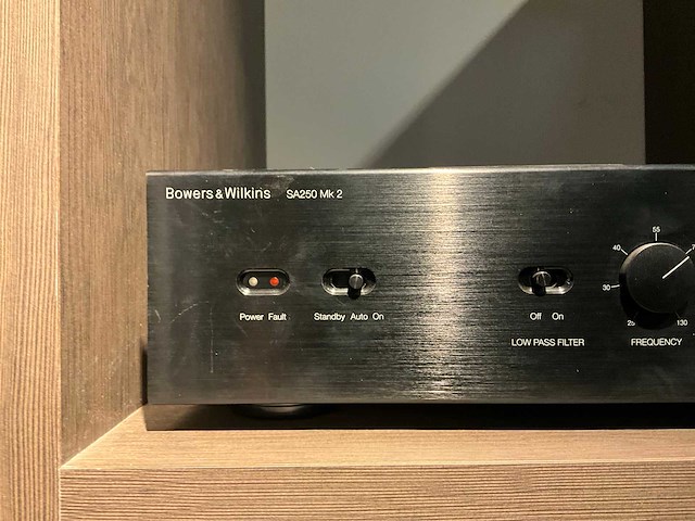 Bowers & wilkins sa250 mk2 versterker - afbeelding 2 van  4