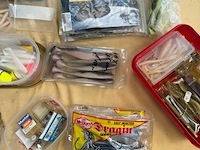 Box met div vissersbenodigdheden - afbeelding 7 van  7