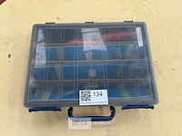 Box met dobbers en haken zeevisserij - afbeelding 2 van  3