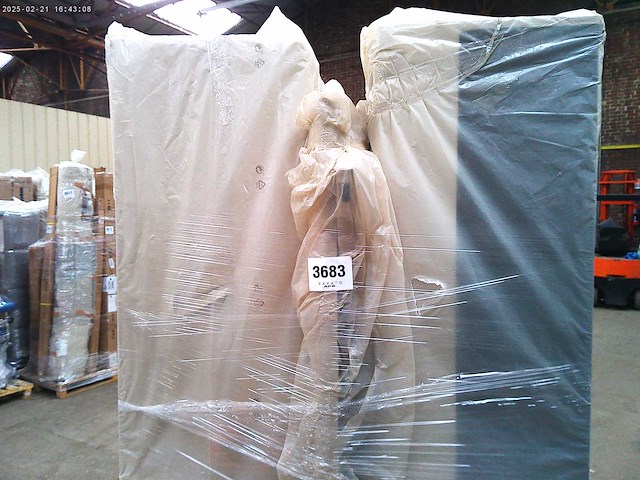 Box spring bed 180x200 - matras - matrastopper - borst - beige fluweel - afbeelding 1 van  4