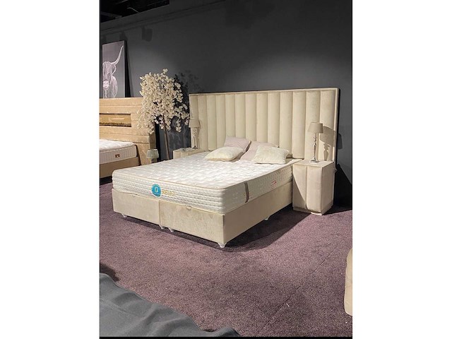 Box spring - afbeelding 1 van  1