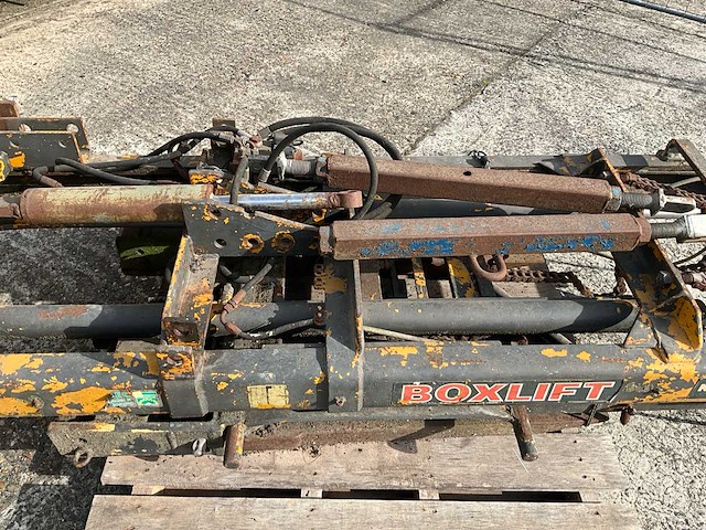 Boxlift na 2000 hefmast voor tractor - afbeelding 9 van  13
