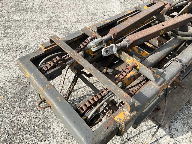 Boxlift na 2000 hefmast voor tractor - afbeelding 12 van  13