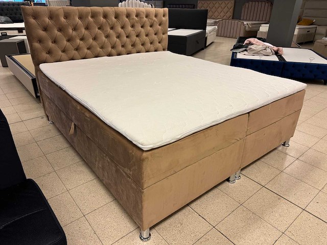 Boxspring chester 180x200 - afbeelding 1 van  3