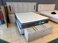 Boxspring king 160x200 met led en usb - afbeelding 2 van  3