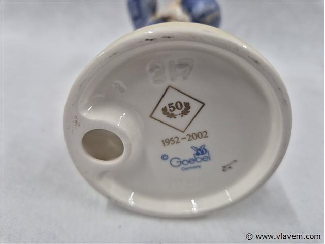 Boy with toothache - afbeelding 3 van  3