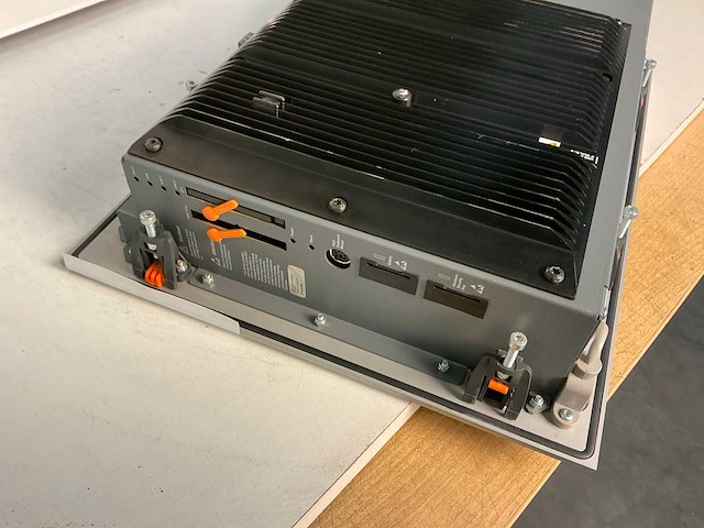 B&r 5p62:bmw-19 industriële panel pc (3x) - afbeelding 13 van  14