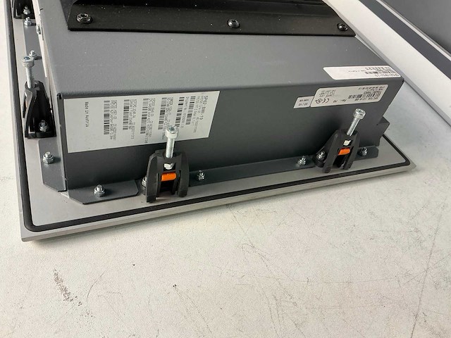 B&r 5p62:bmw-19 industriële panel pc (3x) - afbeelding 2 van  11