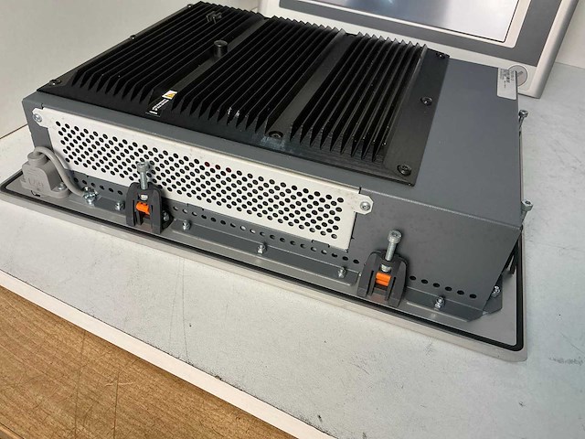 B&r 5p62:bmw-19 industriële panel pc (3x) - afbeelding 3 van  11