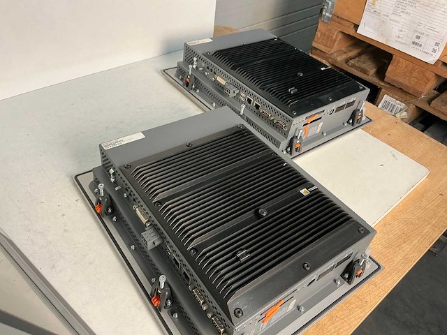 B&r 5p62:bmw-19 industriële panel pc (3x) - afbeelding 8 van  11
