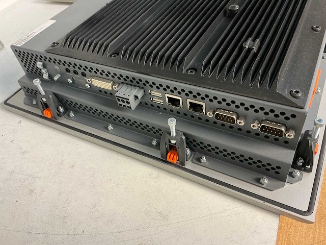 B&r 5p62:bmw-19 industriële panel pc (3x) - afbeelding 10 van  11