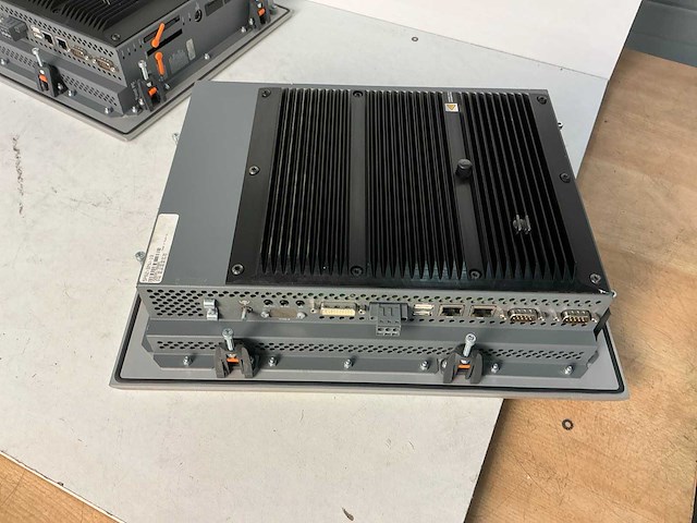 B&r 5p62:bmw-19 industriële panel pc (3x) - afbeelding 3 van  12