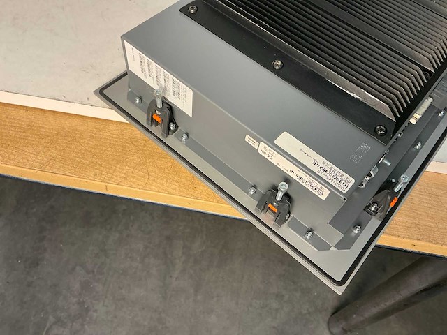 B&r 5p62:bmw-19 industriële panel pc (3x) - afbeelding 11 van  12
