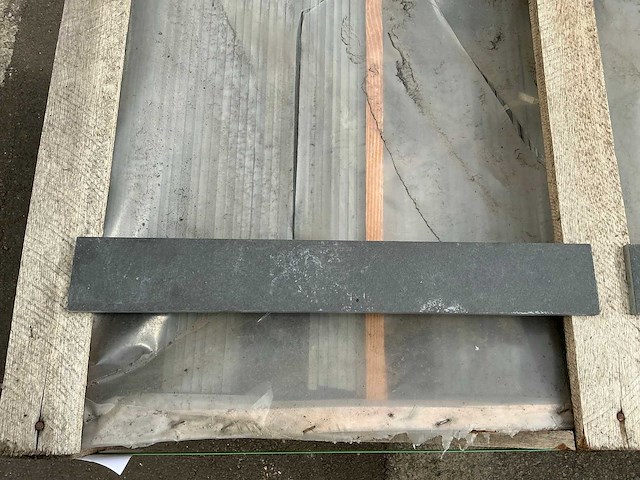Brachot natuursteen plinten 240 lm - afbeelding 2 van  5