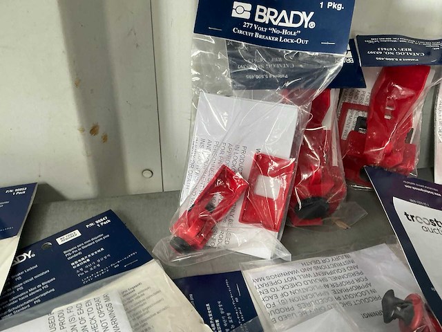 Brady partij diverse circuit brekers - afbeelding 2 van  7