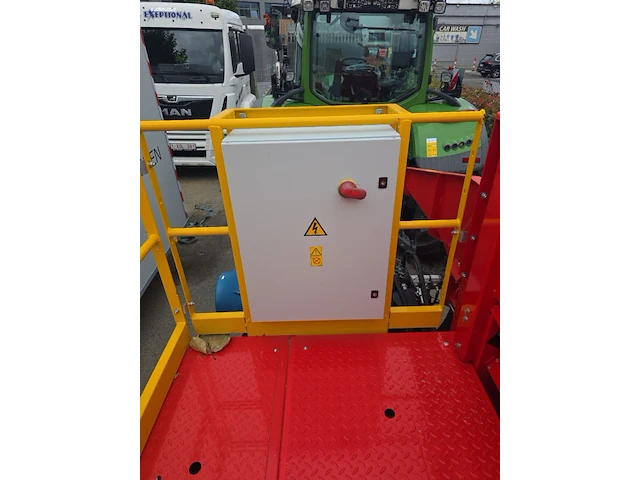 Brandhoutprocessor / zaag-kloofmachine rabaud-... - afbeelding 11 van  68