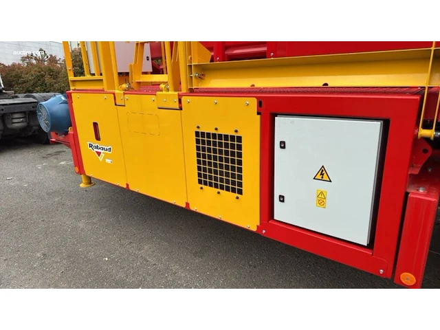 Brandhoutprocessor / zaag-kloofmachine rabaud-... - afbeelding 31 van  68