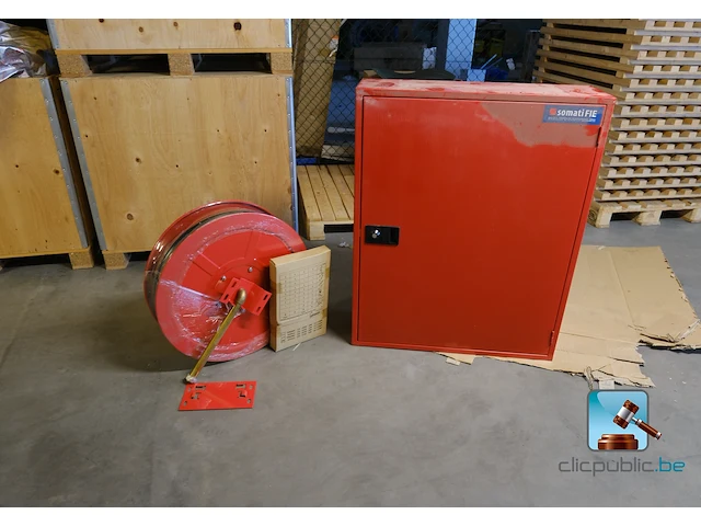Brandkast met slanghaspel - afbeelding 1 van  7