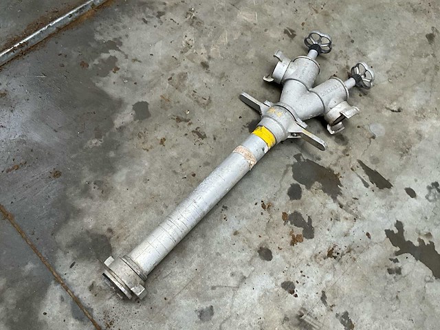 Brandkraan - afbeelding 3 van  8