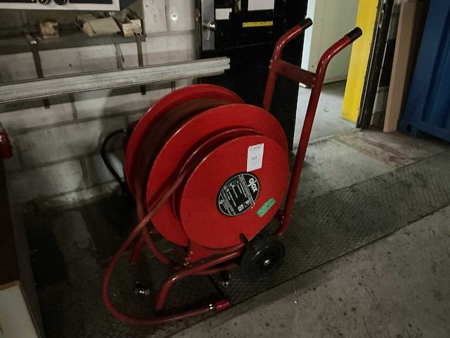 Brandslanghaspel op kar - afbeelding 1 van  3