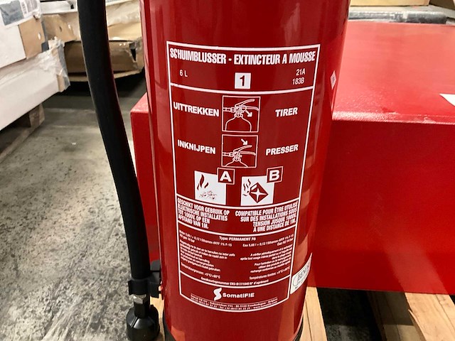 Brandslanghaspelkast en brandblusser - afbeelding 4 van  4