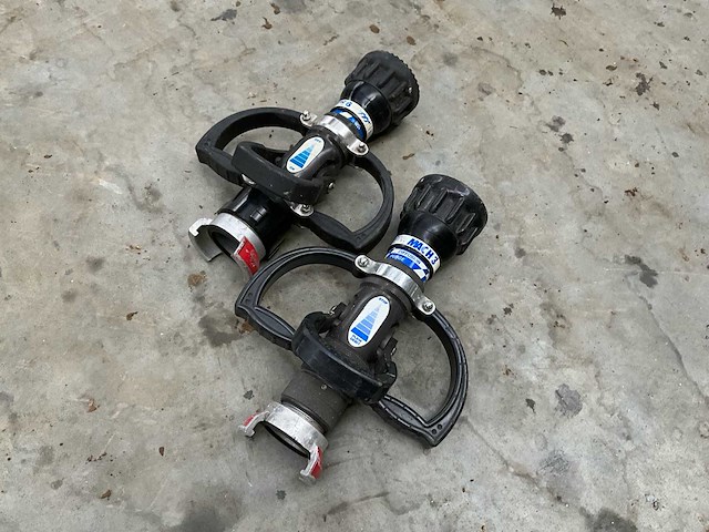 Brandspuiten (2x) - afbeelding 1 van  4
